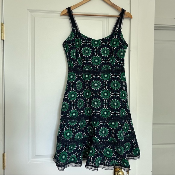 J. Crew Eyelet Tiered Floral Embroidered Dress Mini Women’s 6 Navy Old Money - Picture 5 of 11